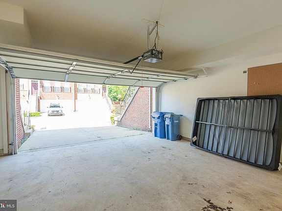 4th image of 8557 Wyngate Manor Ct