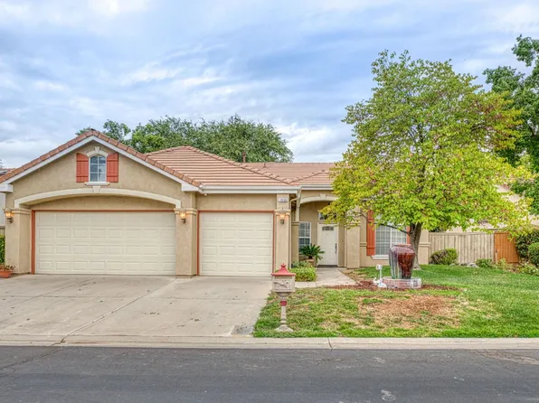 10588 E Fieldstone Ave, Clovis, CA 93619