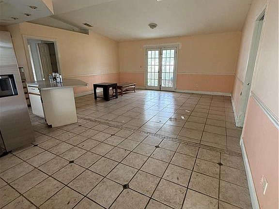 5th image of 633 SW 10th PL