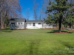 534 Kirby Ln, Matthews, NC 28104