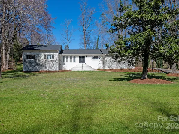 534 Kirby Ln, Matthews, NC 28104