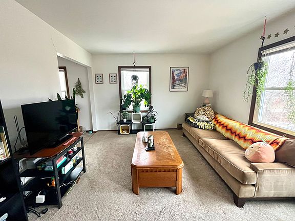 3rd image of 1524 E Providence Ave APT 202
