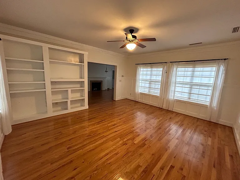 2461 Lyndhurst Ave — Photo 123