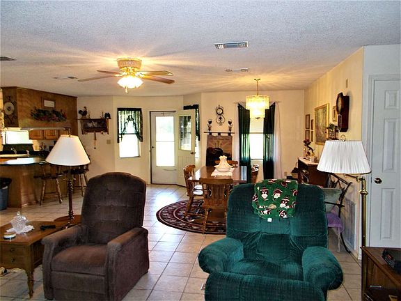 3rd image of 3945 County Road 4107