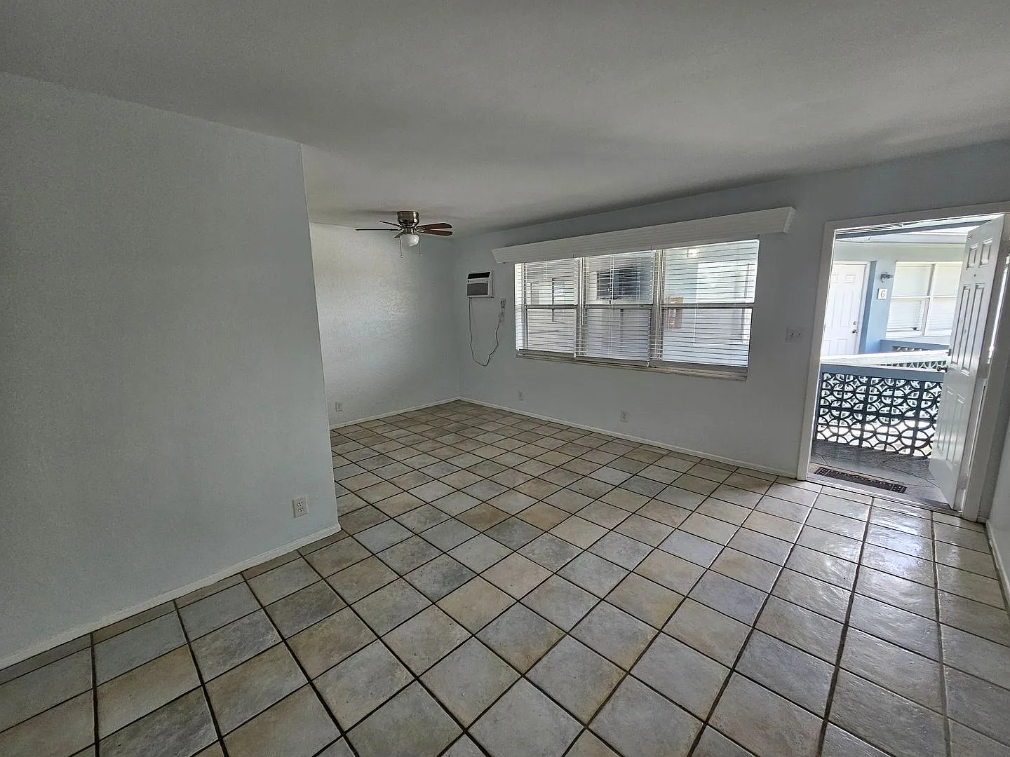 1760 NE 52nd Street — Photo 3