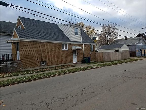 3rd image of 82 Schiller St
