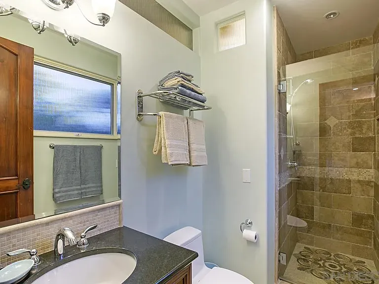 1150 Pine St — Photo 15