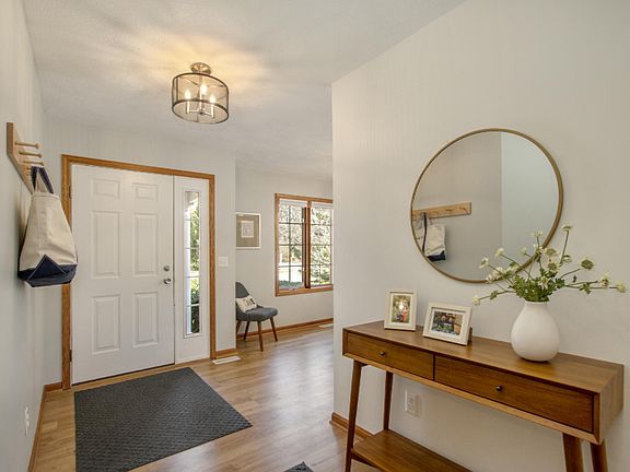 3rd image of 2146 Krislin Dr NE