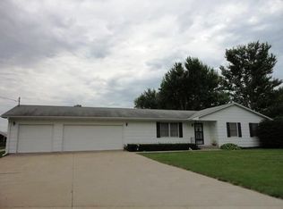 1904 Burlington Rd, Oskaloosa, IA 52577