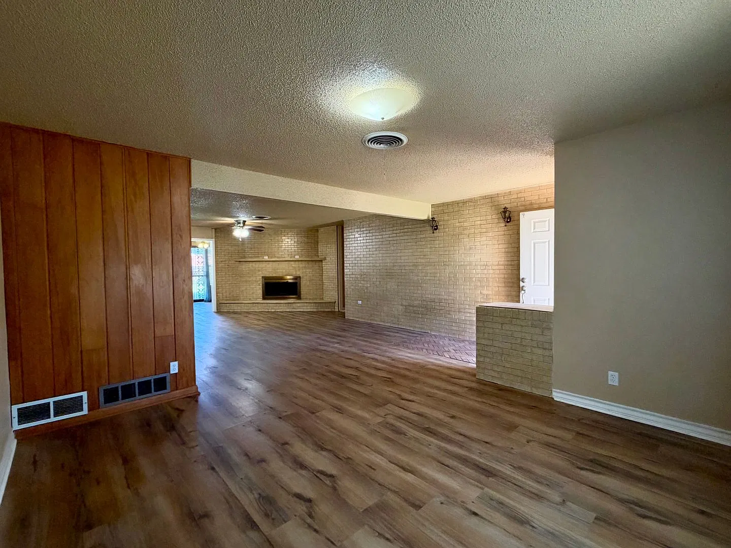 Charming 3 Bedroom Home — Photo 4