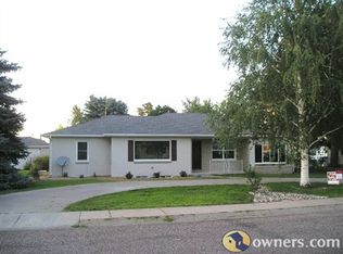 1390 Country Club Dr, Sidney, NE 69162