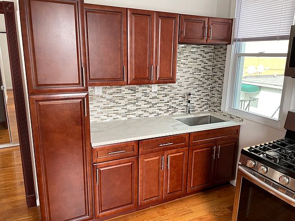 4th image of 3613 34th St #3