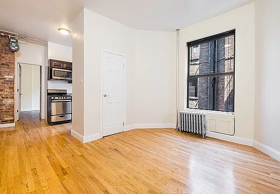 4th image of 339 E 12th St APT 25
