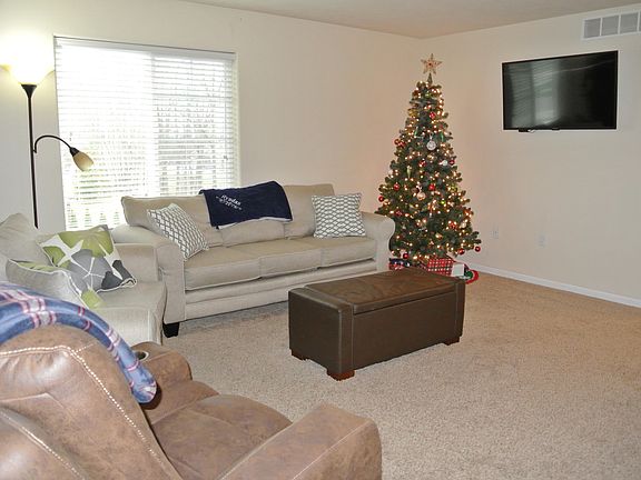 3rd image of 9520 Scotsmoor Dr SE