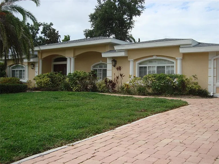 601 Palm Ave — Photo 2