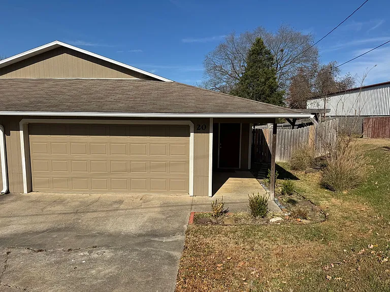 20 McGee Rd — Photo 1