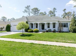 41 Pebble Beach Dr, Egg Harbor Township, NJ 08234