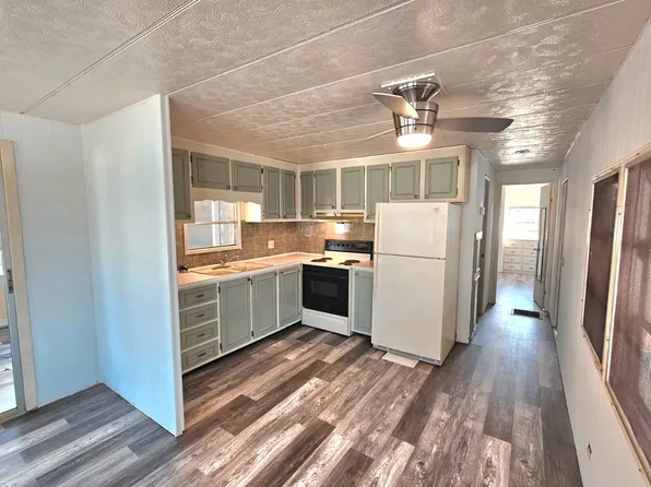 2505 E Bay Dr Lot 35, Largo, FL 33771