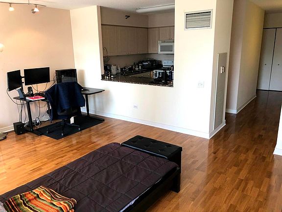 3rd image of 512 N McClurg Ct APT 3308