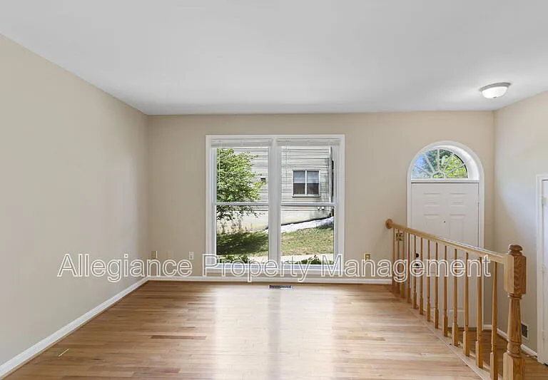 8073 Morning Meadow Ct — Photo 9