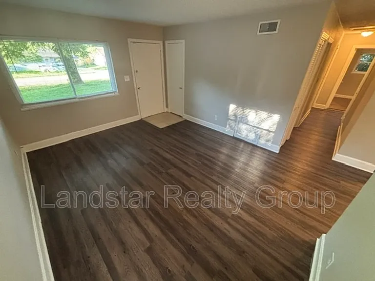 4721 Granada Dr — Photo 4