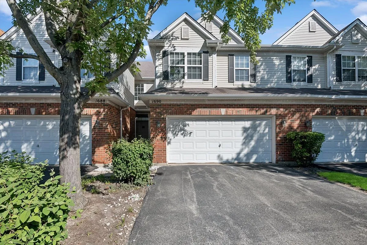 3 bed, 2.5 bath, 1896 sqft, $3,250 — Photo 1