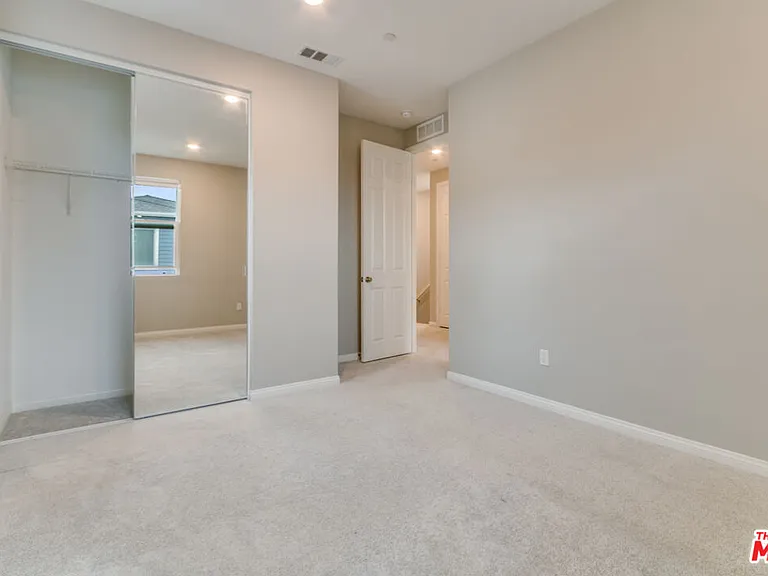 713 Daniel Freeman Cir — Photo 39
