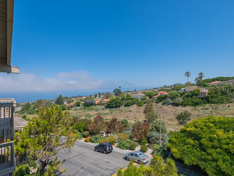6542 Ocean Crest Dr #B308 — Photo 3