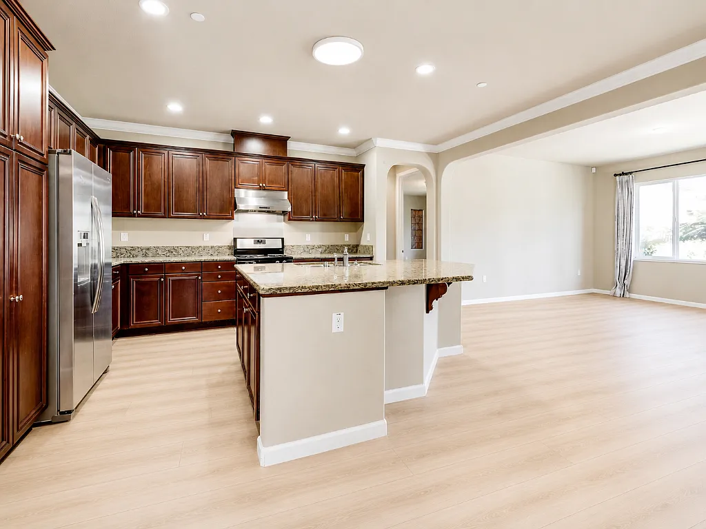 4 bed, 3.0 bath, 2237 sqft, $3,650 — Photo 4