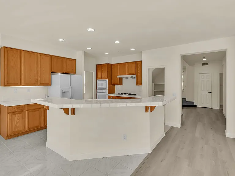 10 Clearwater Cv — Photo 11