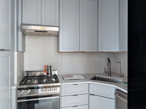 245 East 24th Street image 3 of 11