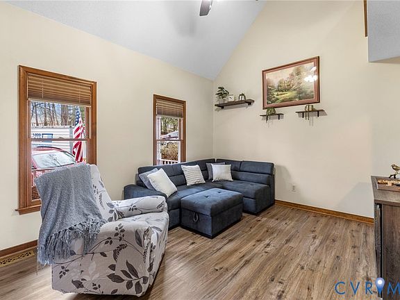 5th image of 9303 Carriage House Ct