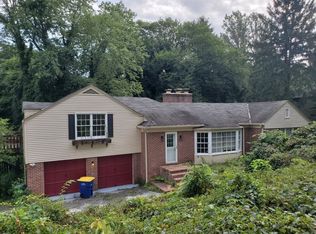 1129 Smallbrook Ln, York, PA 17403