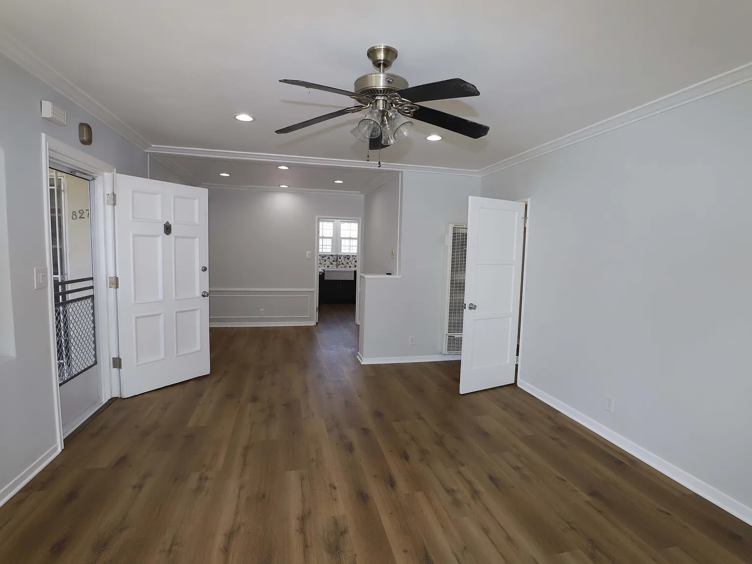 2 bed, 920 sqft, $3,200 — Photo 4