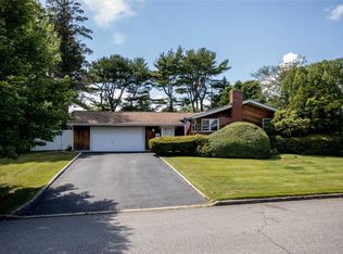16 Kilmer Ave, Dix Hills, NY 11746