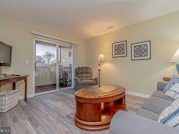 2nd image of 17293 King Philip Way Unit 10