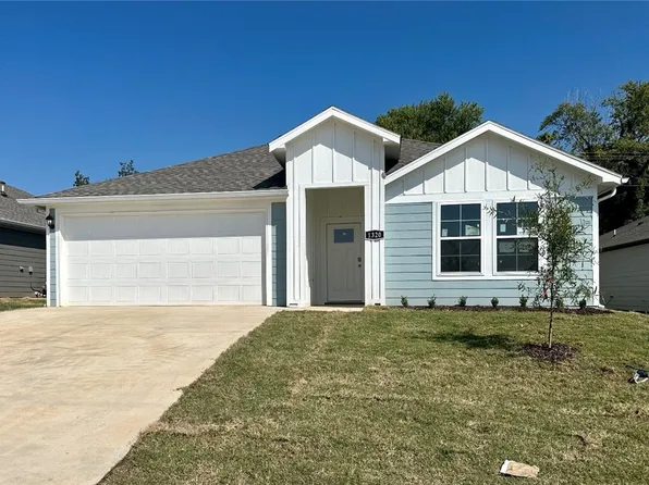 1320 Bates St, Gentry, AR 72734