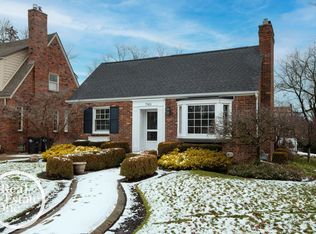 780 Lincoln Rd, Grosse Pointe, MI 48230