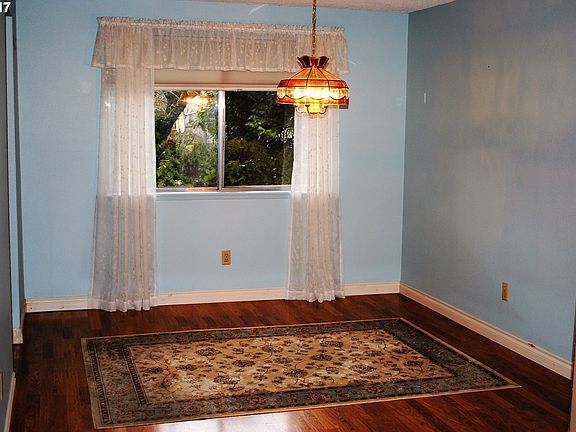 4th image of 507 NW 82nd St