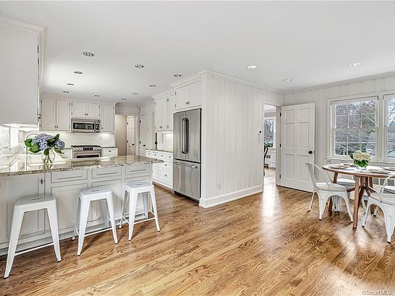 3rd image of 43 Bayberry Rd