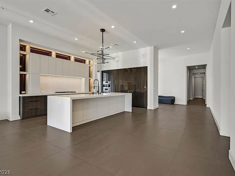 692 Scenic Cliff Dr — Photo 9