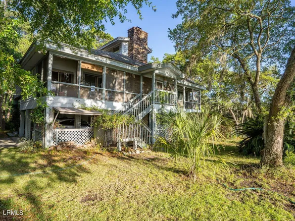 3 Tuscarora Ave, Beaufort, SC 29907