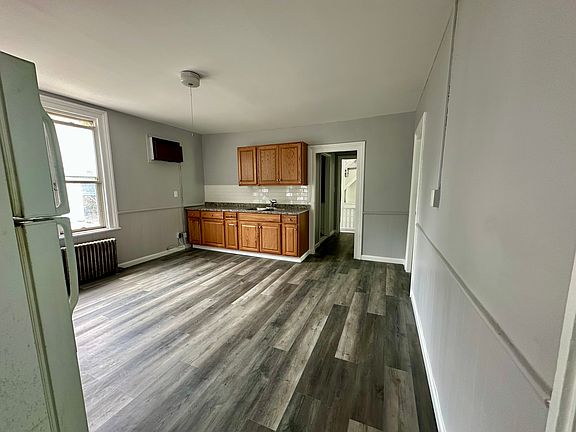3rd image of 112 Charles St APT 2