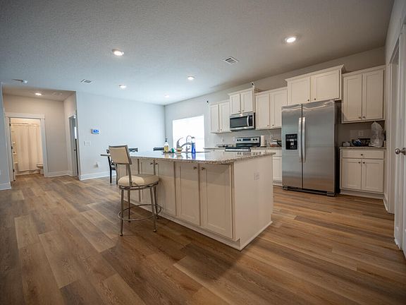 4th image of 6430 Forest Bay Ave