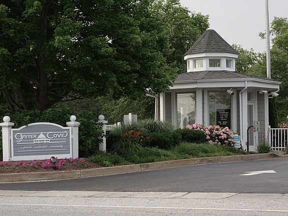 2nd image of 136 Oyster Cove Dr