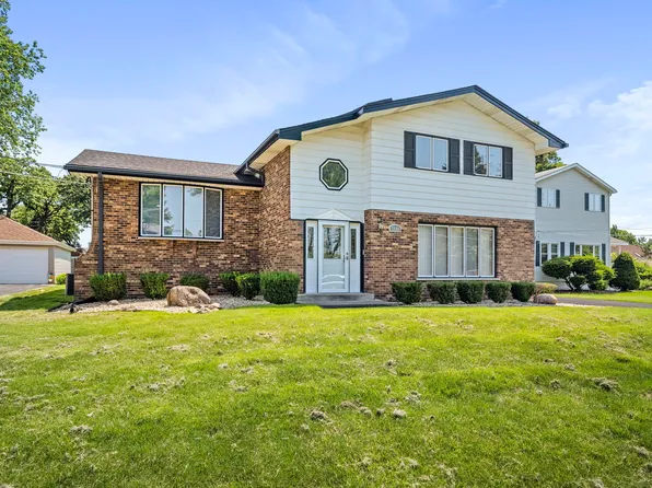 7543 Garden Ln, Justice, IL 60458