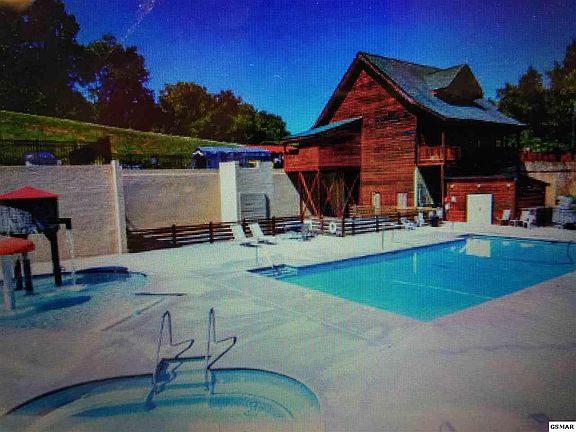 2nd image of 674 Stockton Dr