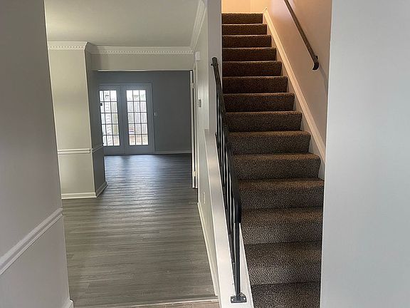 3rd image of 692 Biltmore Dr