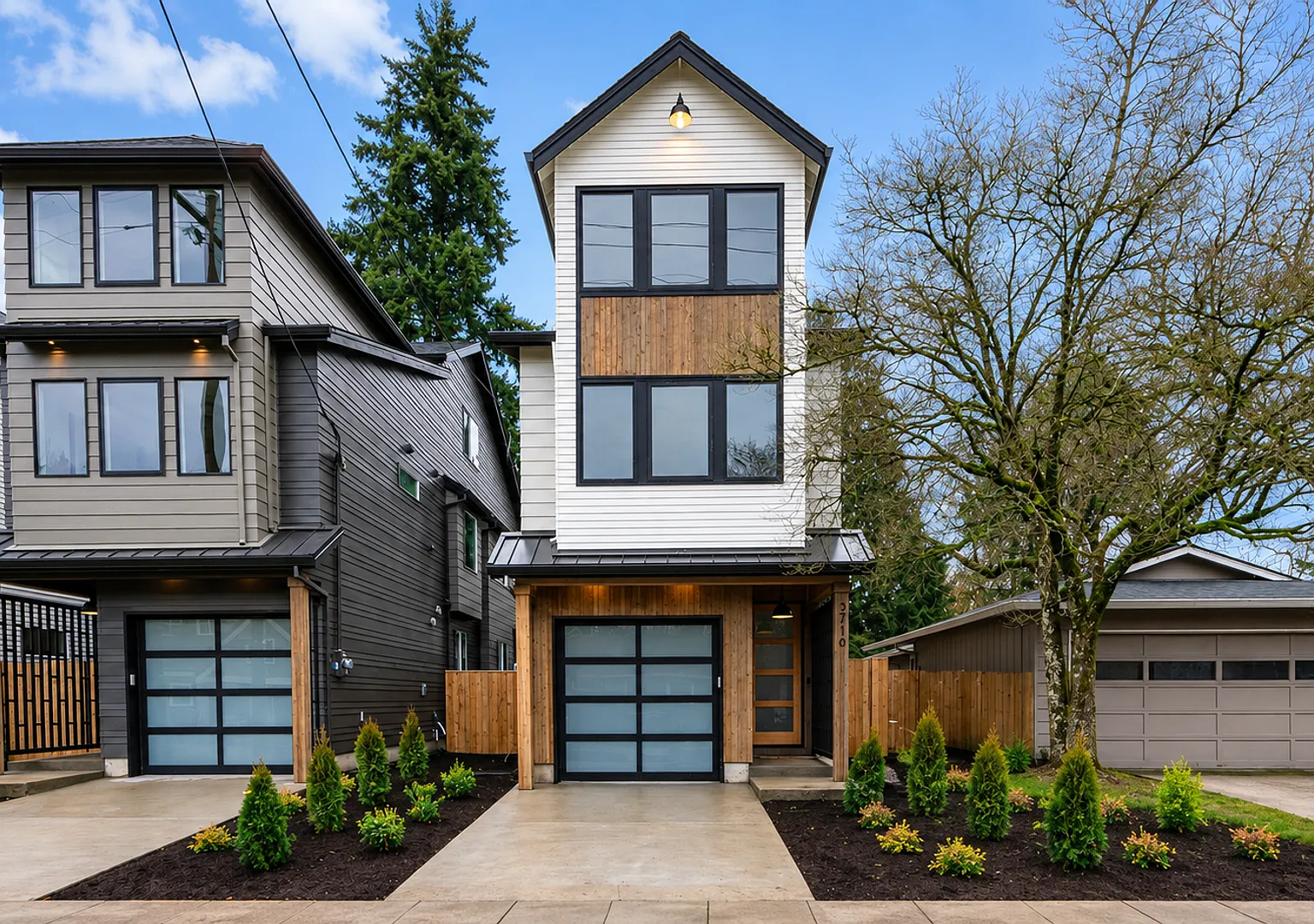 4BR/2.5BA 2023 Craftsman with Designer Finishes Eastmoreland (SE Portland) — Photo 1