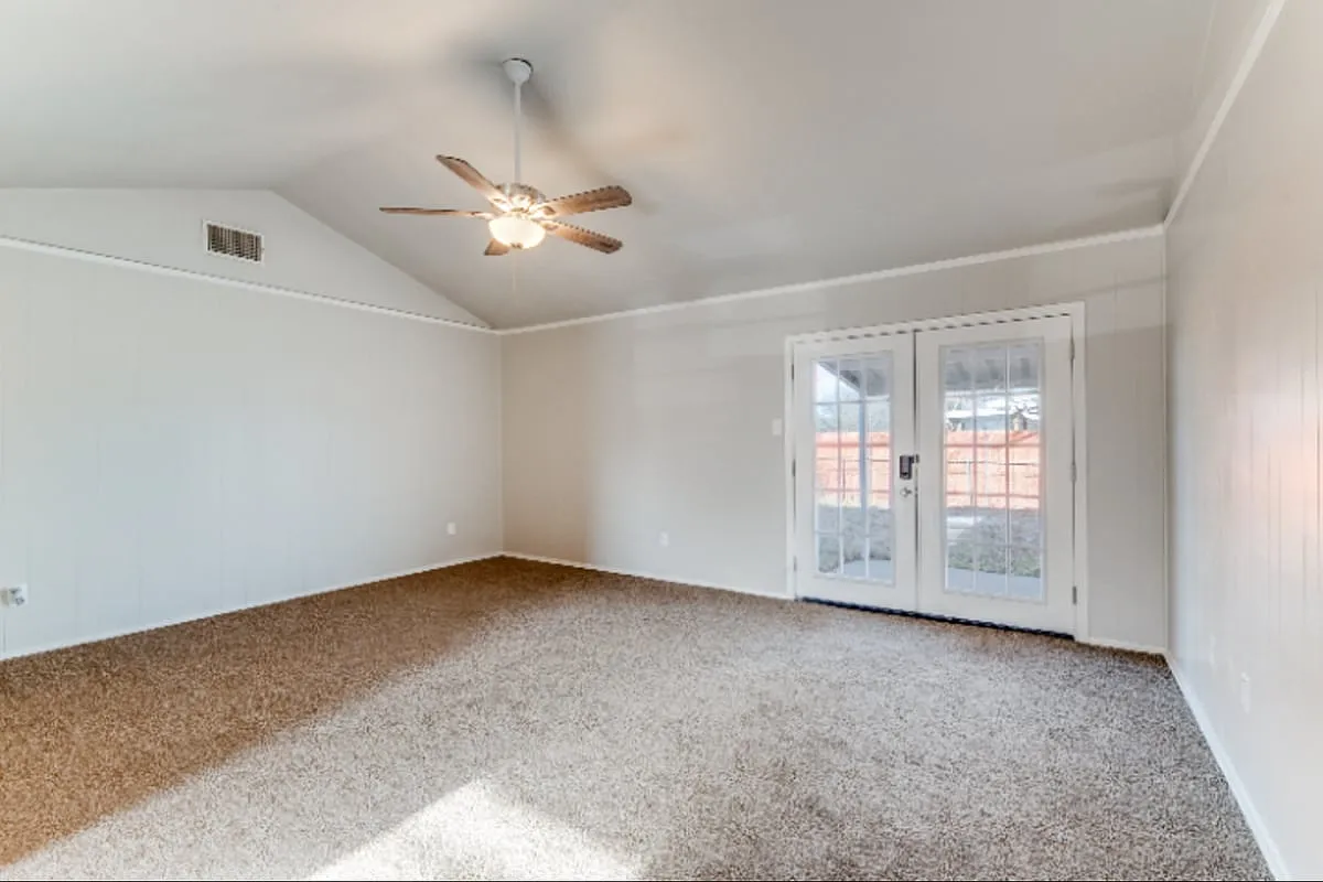 900 Skelly Street Crowley TX 76036 — Photo 3